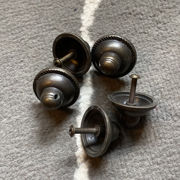 Set of brass drawer pulls - Picture 3 of 4